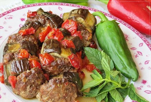 Köfteli Patlıcan Yemeği Tarifi ve Malzemeleri