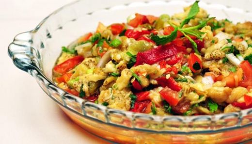 Köz Patlıcan Salatası Tarifi ve Malzemeleri